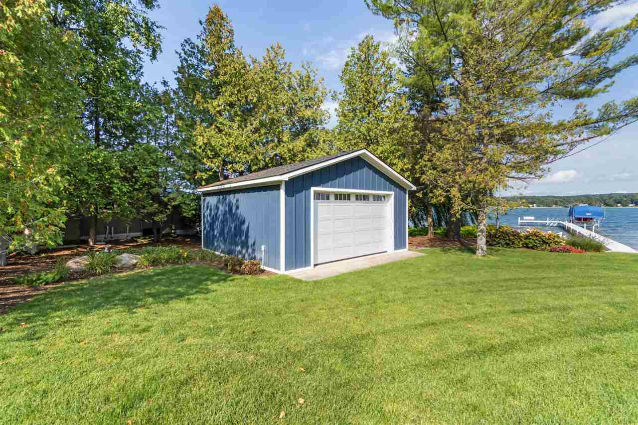 East Jordan, Michigan 49727, United States, 7 Bedrooms Bedrooms, ,8 BathroomsBathrooms,Residential,Active,213487