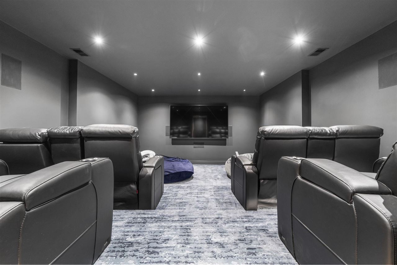 East Jordan, Michigan 49727, United States, 7 Bedrooms Bedrooms, ,8 BathroomsBathrooms,Residential,Active,213487