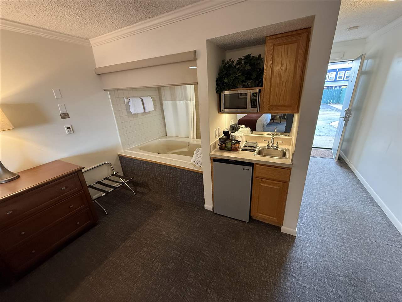 Charlevoix, Michigan 49720, United States, 1 Bedroom Bedrooms, ,1 BathroomBathrooms,Residential,Active,236962