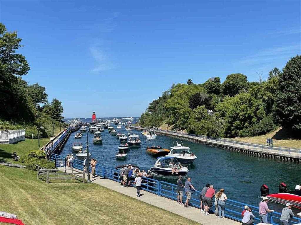 Charlevoix, Michigan 49720, United States, 1 Bedroom Bedrooms, ,1 BathroomBathrooms,Residential,Active,236962