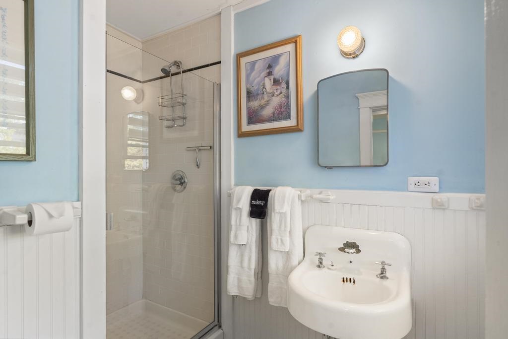 Charlevoix, Michigan 49720, United States, 8 Bedrooms Bedrooms, ,7 BathroomsBathrooms,Residential,Active,190234