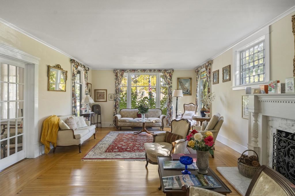 Charlevoix, Michigan 49720, United States, 8 Bedrooms Bedrooms, ,7 BathroomsBathrooms,Residential,Active,190234