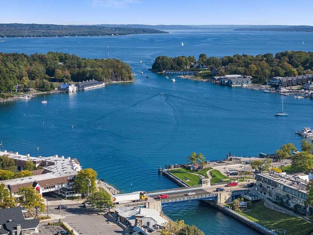 Charlevoix, Michigan 49720, United States, 8 Bedrooms Bedrooms, ,7 BathroomsBathrooms,Residential,Active,190234