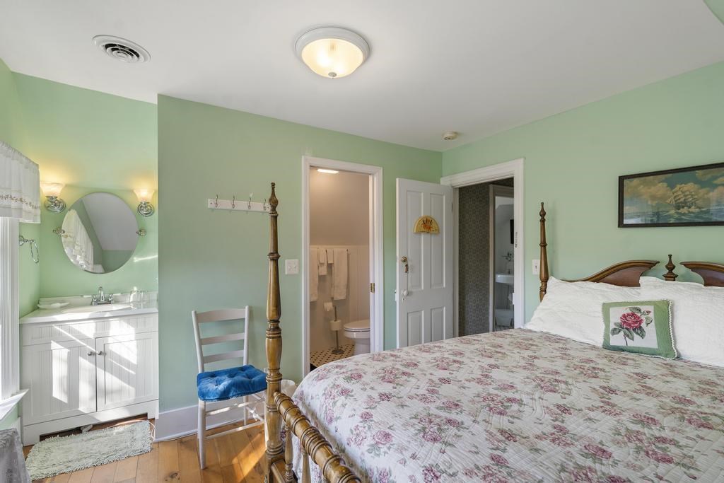 Charlevoix, Michigan 49720, United States, 8 Bedrooms Bedrooms, ,7 BathroomsBathrooms,Residential,Active,190234