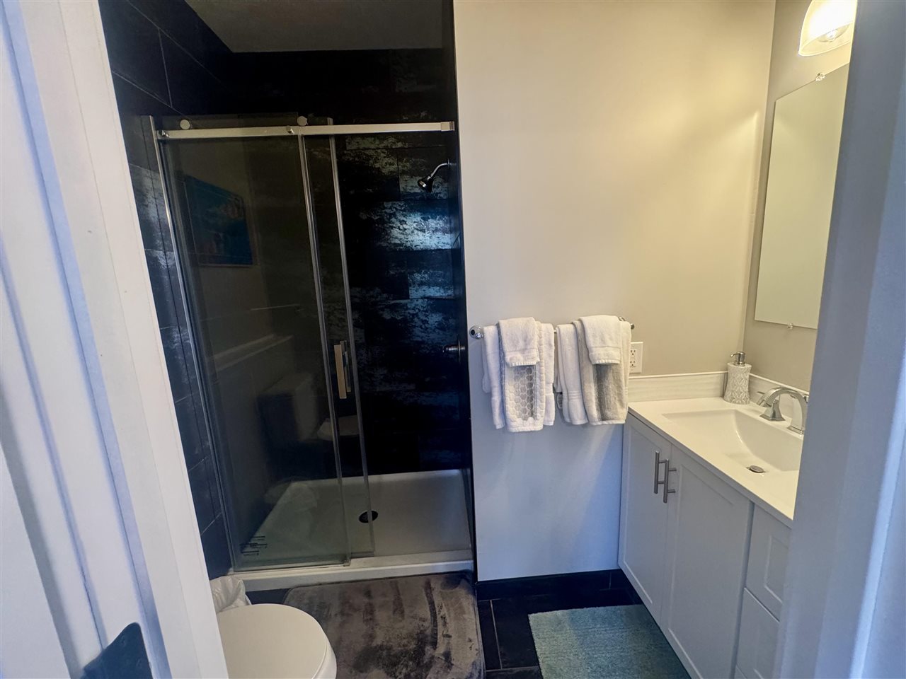 East Jordan, Michigan 49727, United States, 2 Bedrooms Bedrooms, ,3 BathroomsBathrooms,Residential,Active,225275