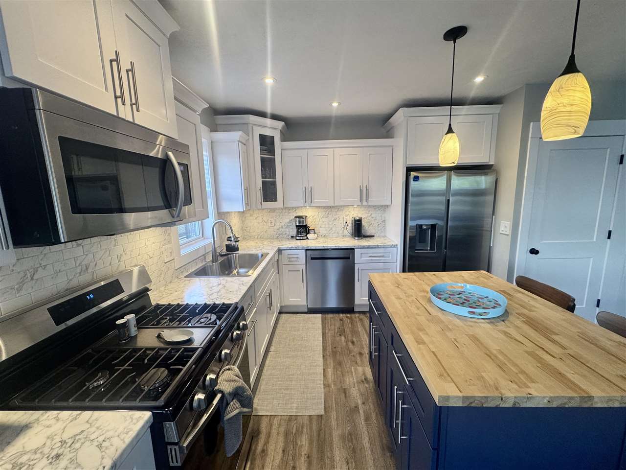 East Jordan, Michigan 49727, United States, 2 Bedrooms Bedrooms, ,3 BathroomsBathrooms,Residential,Active,225275