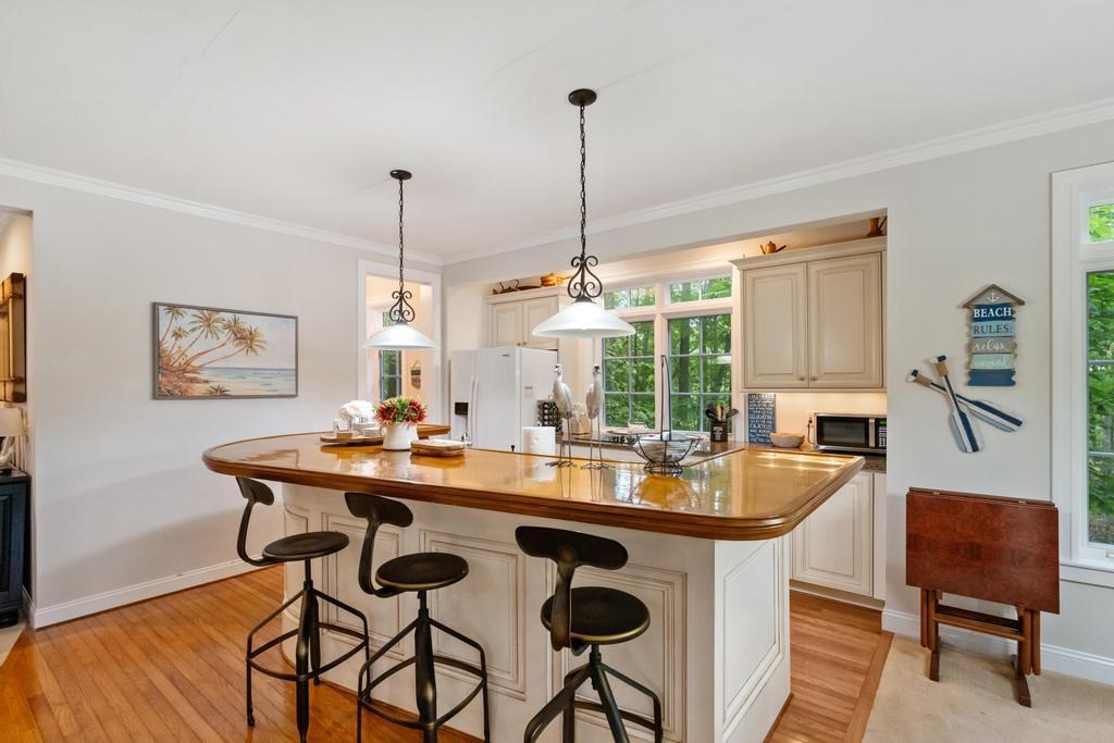 Charlevoix, Michigan 49720, United States, 4 Bedrooms Bedrooms, ,5 BathroomsBathrooms,Residential,Active,242613