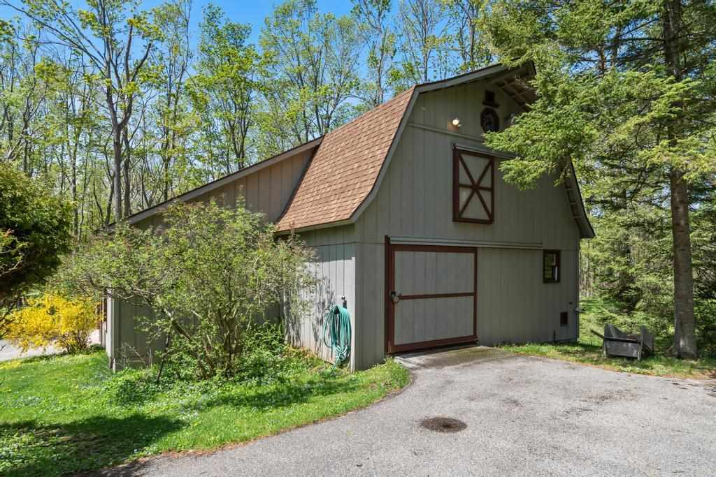 1396 Blackbird Road