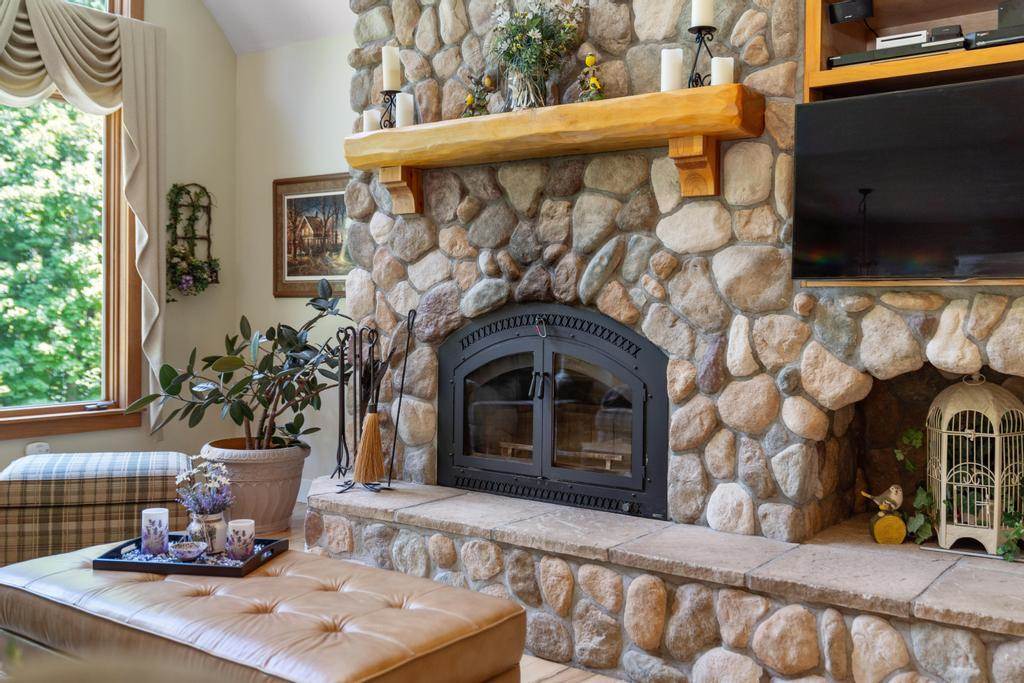 Charlevoix, Michigan 49720, United States, 4 Bedrooms Bedrooms, ,4 BathroomsBathrooms,Residential,Active,114565