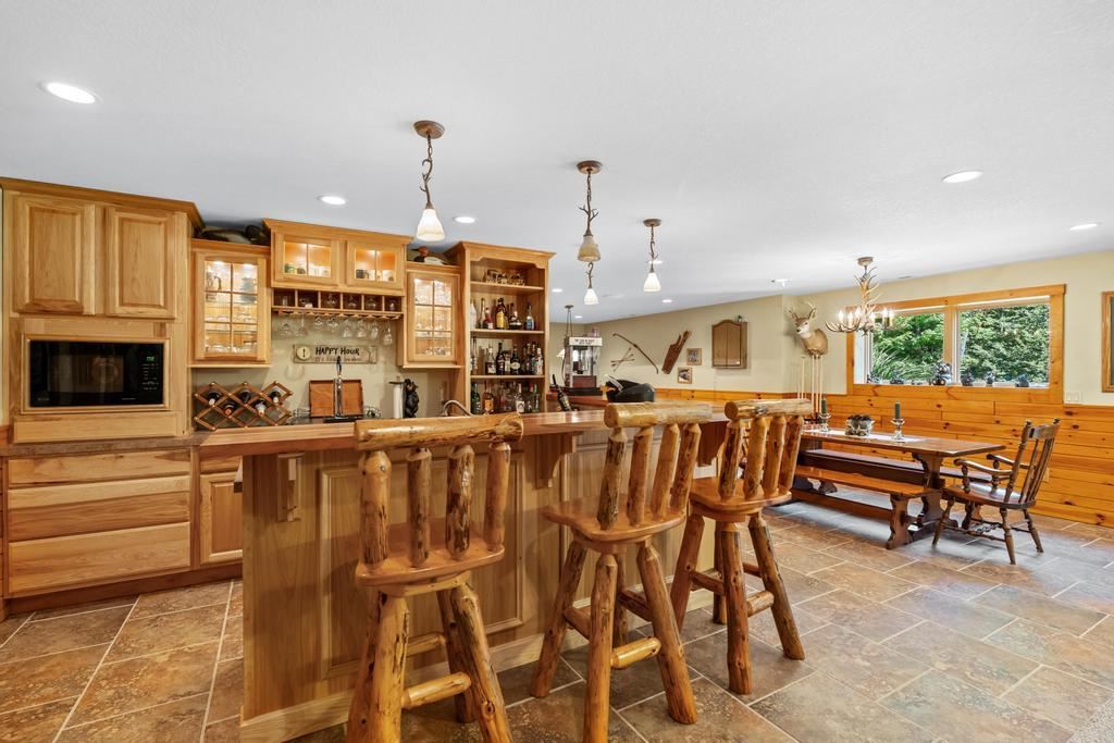 Charlevoix, Michigan 49720, United States, 4 Bedrooms Bedrooms, ,4 BathroomsBathrooms,Residential,Active,114565