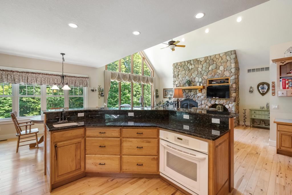 Charlevoix, Michigan 49720, United States, 4 Bedrooms Bedrooms, ,4 BathroomsBathrooms,Residential,Active,114565