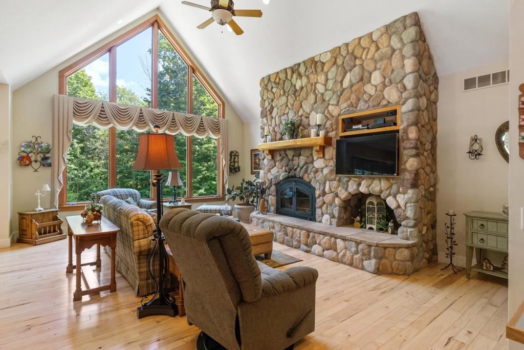 Charlevoix, Michigan 49720, United States, 4 Bedrooms Bedrooms, ,4 BathroomsBathrooms,Residential,Active,114565