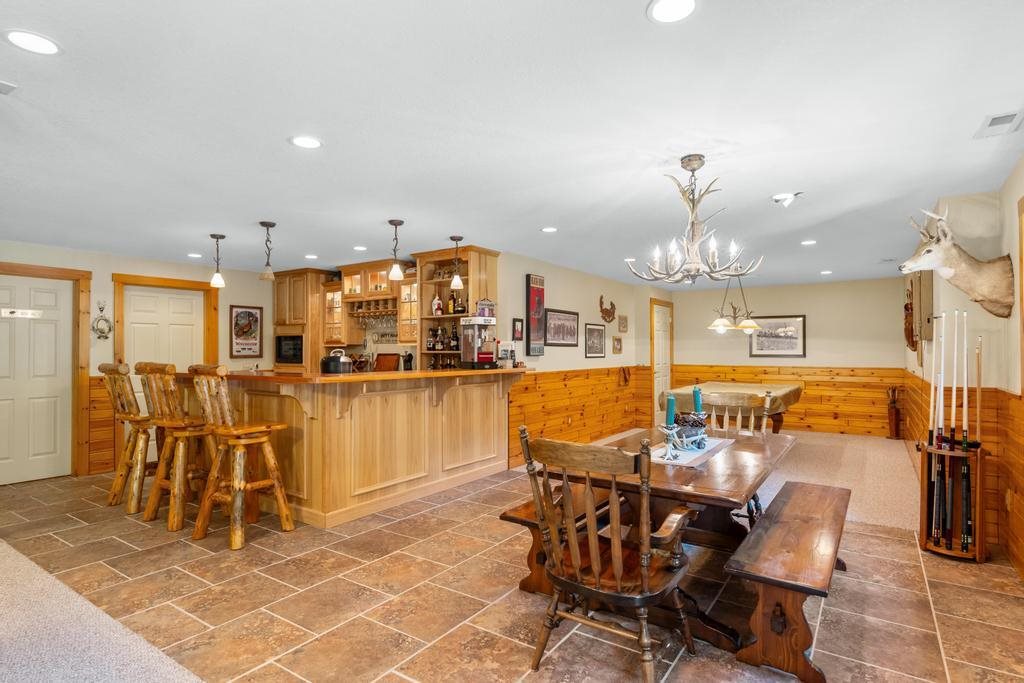 Charlevoix, Michigan 49720, United States, 4 Bedrooms Bedrooms, ,4 BathroomsBathrooms,Residential,Active,114565