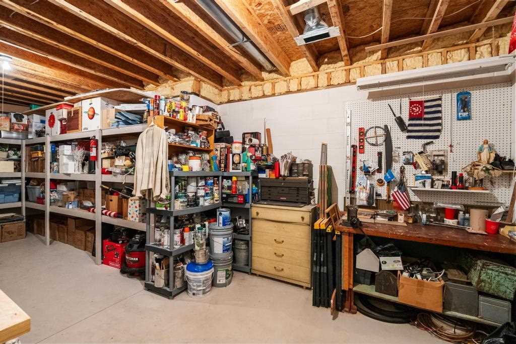 Charlevoix, Michigan 49720, United States, 4 Bedrooms Bedrooms, ,4 BathroomsBathrooms,Residential,Active,114565