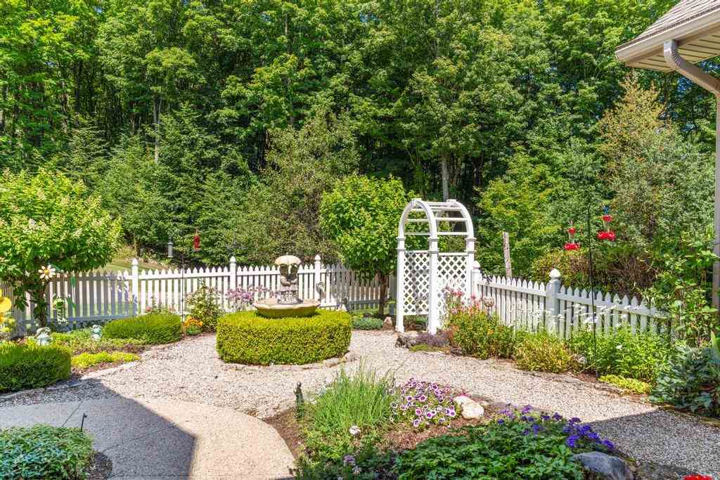 Charlevoix, Michigan 49720, United States, 4 Bedrooms Bedrooms, ,4 BathroomsBathrooms,Residential,Active,114565