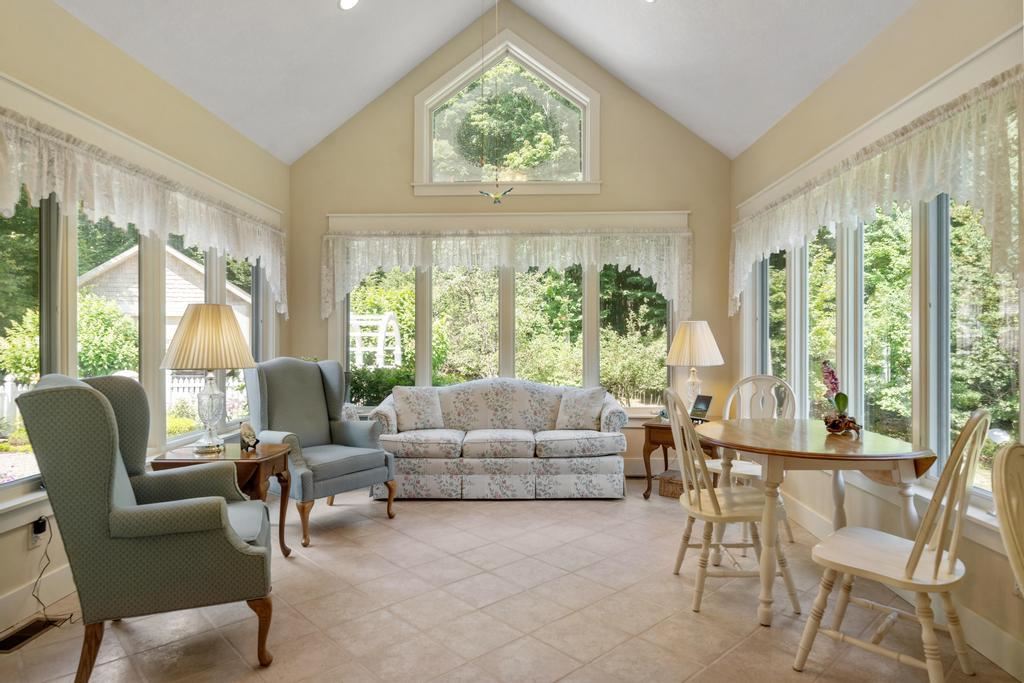 Charlevoix, Michigan 49720, United States, 4 Bedrooms Bedrooms, ,4 BathroomsBathrooms,Residential,Active,114565