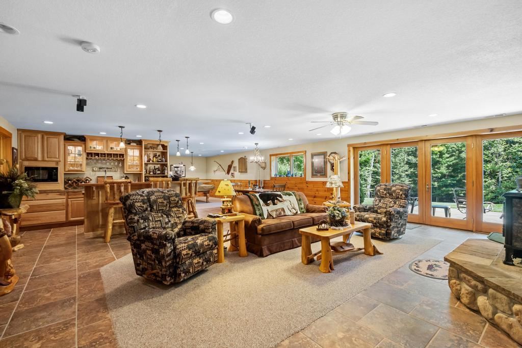 Charlevoix, Michigan 49720, United States, 4 Bedrooms Bedrooms, ,4 BathroomsBathrooms,Residential,Active,114565