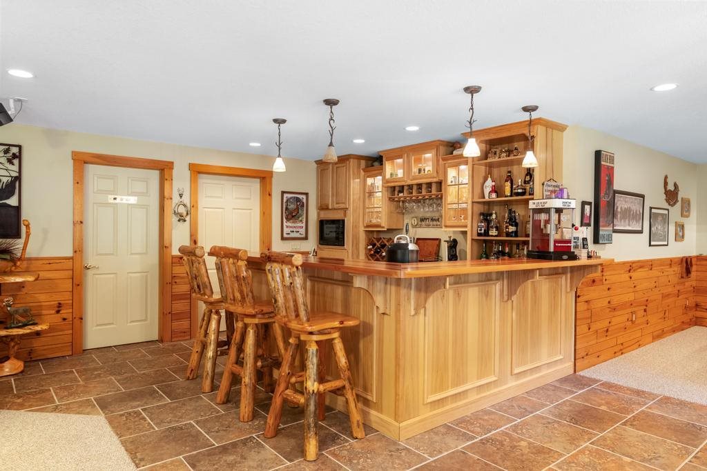 Charlevoix, Michigan 49720, United States, 4 Bedrooms Bedrooms, ,4 BathroomsBathrooms,Residential,Active,114565