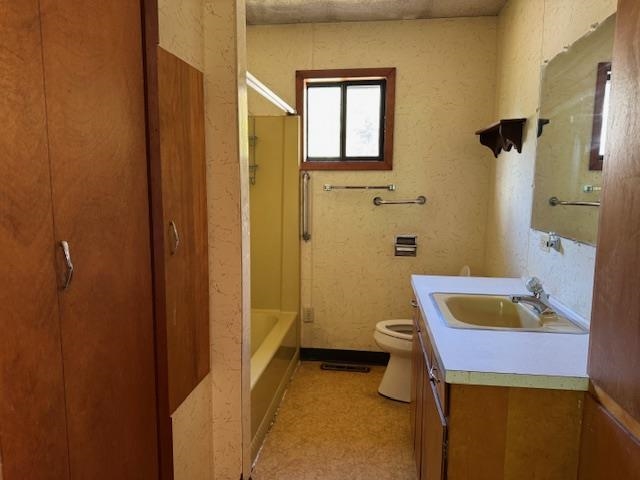 Boyne City, Michigan 49712, United States, 2 Bedrooms Bedrooms, ,2 BathroomsBathrooms,Residential,Active,200197