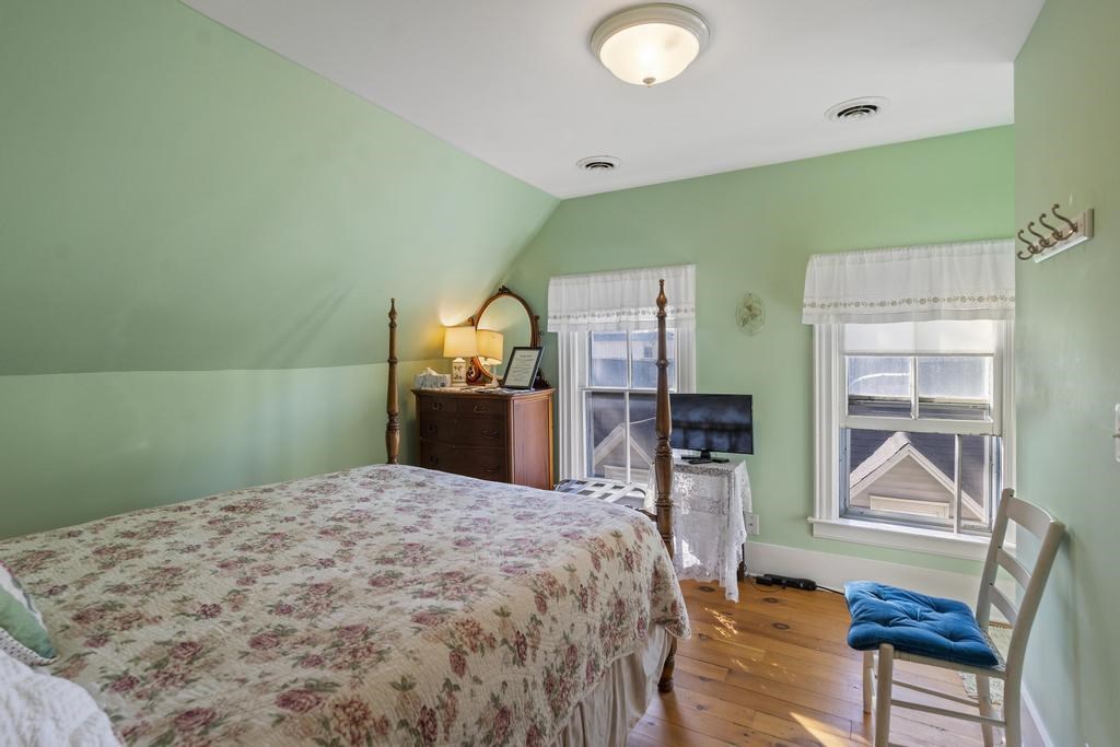 Charlevoix, Michigan 49720, United States, 8 Bedrooms Bedrooms, ,7 BathroomsBathrooms,Commercial,Active,190233