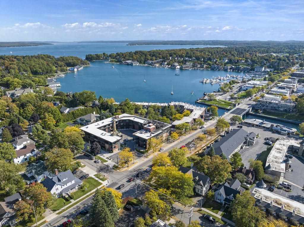 Charlevoix, Michigan 49720, United States, 8 Bedrooms Bedrooms, ,7 BathroomsBathrooms,Commercial,Active,190233