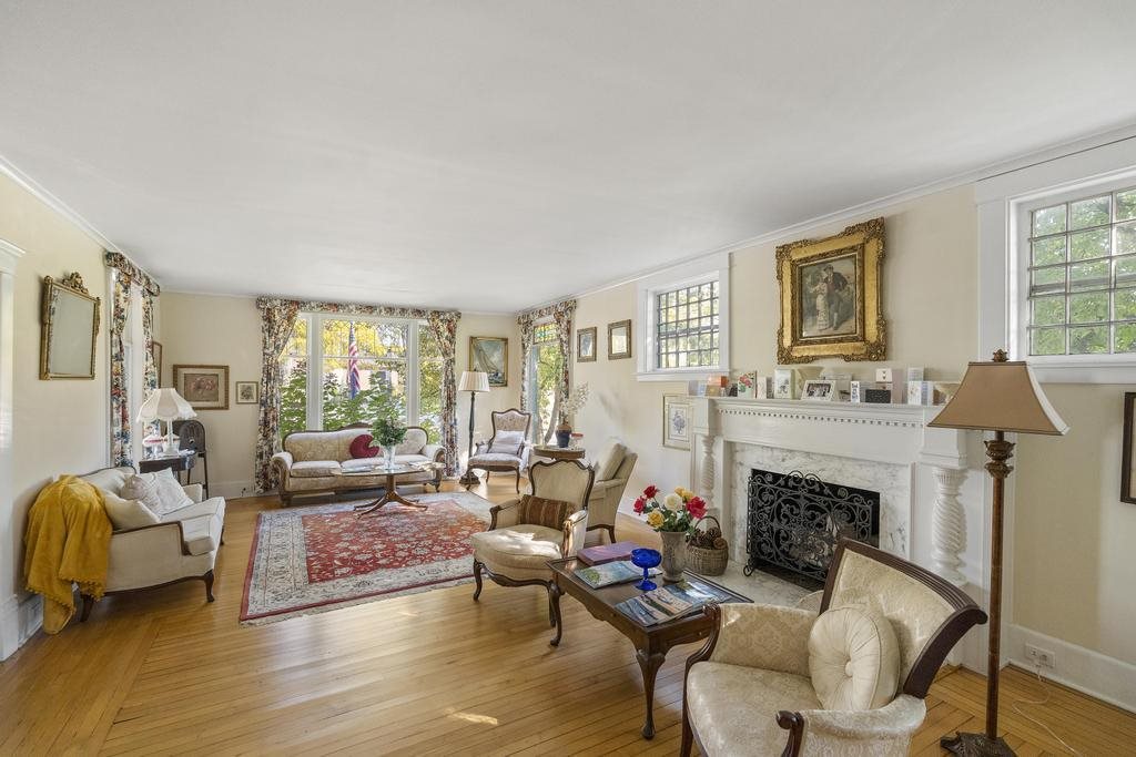 Charlevoix, Michigan 49720, United States, 8 Bedrooms Bedrooms, ,7 BathroomsBathrooms,Commercial,Active,190233