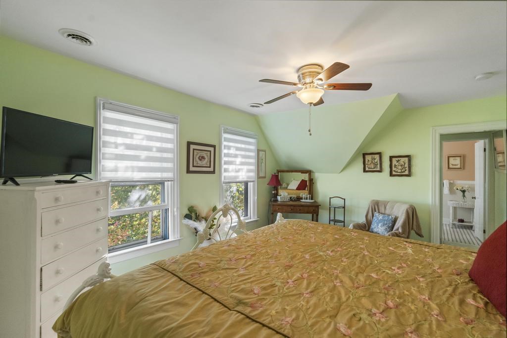 Charlevoix, Michigan 49720, United States, 8 Bedrooms Bedrooms, ,7 BathroomsBathrooms,Commercial,Active,190233