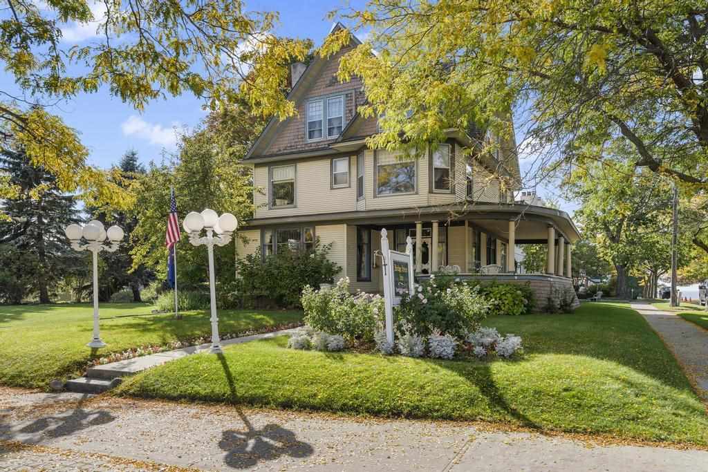 Charlevoix, Michigan 49720, United States, 8 Bedrooms Bedrooms, ,7 BathroomsBathrooms,Commercial,Active,190233