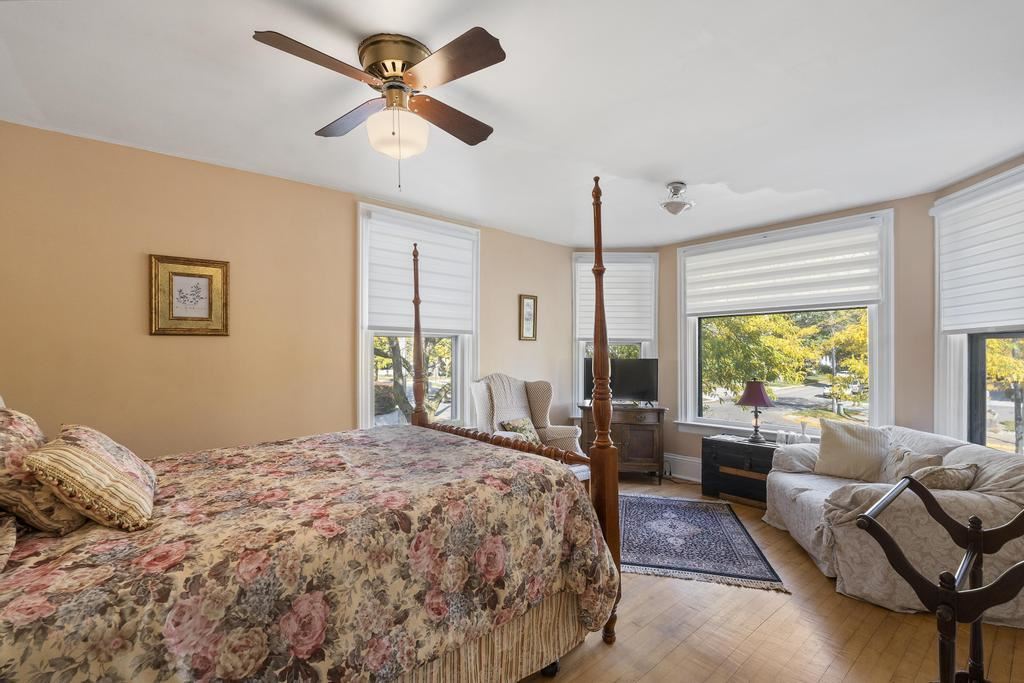 Charlevoix, Michigan 49720, United States, 8 Bedrooms Bedrooms, ,7 BathroomsBathrooms,Commercial,Active,190233