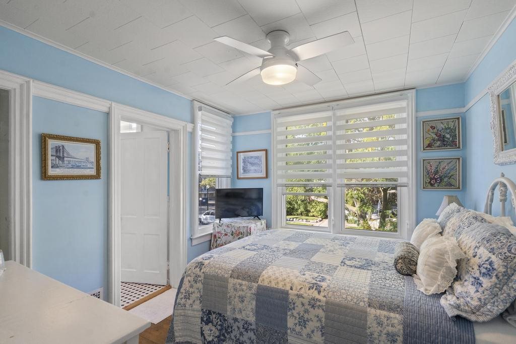 Charlevoix, Michigan 49720, United States, 8 Bedrooms Bedrooms, ,7 BathroomsBathrooms,Commercial,Active,190233