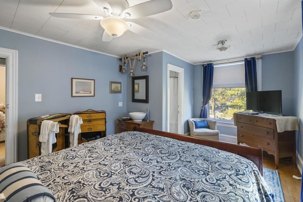 Charlevoix, Michigan 49720, United States, 8 Bedrooms Bedrooms, ,7 BathroomsBathrooms,Commercial,Active,190233