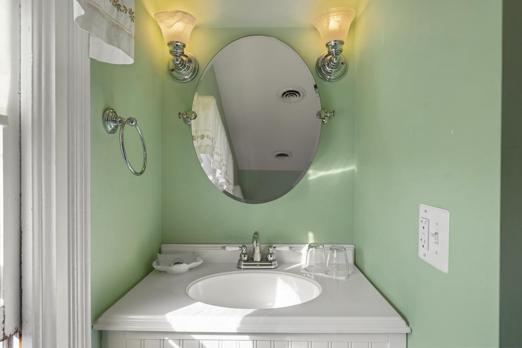 Charlevoix, Michigan 49720, United States, 8 Bedrooms Bedrooms, ,7 BathroomsBathrooms,Commercial,Active,190233