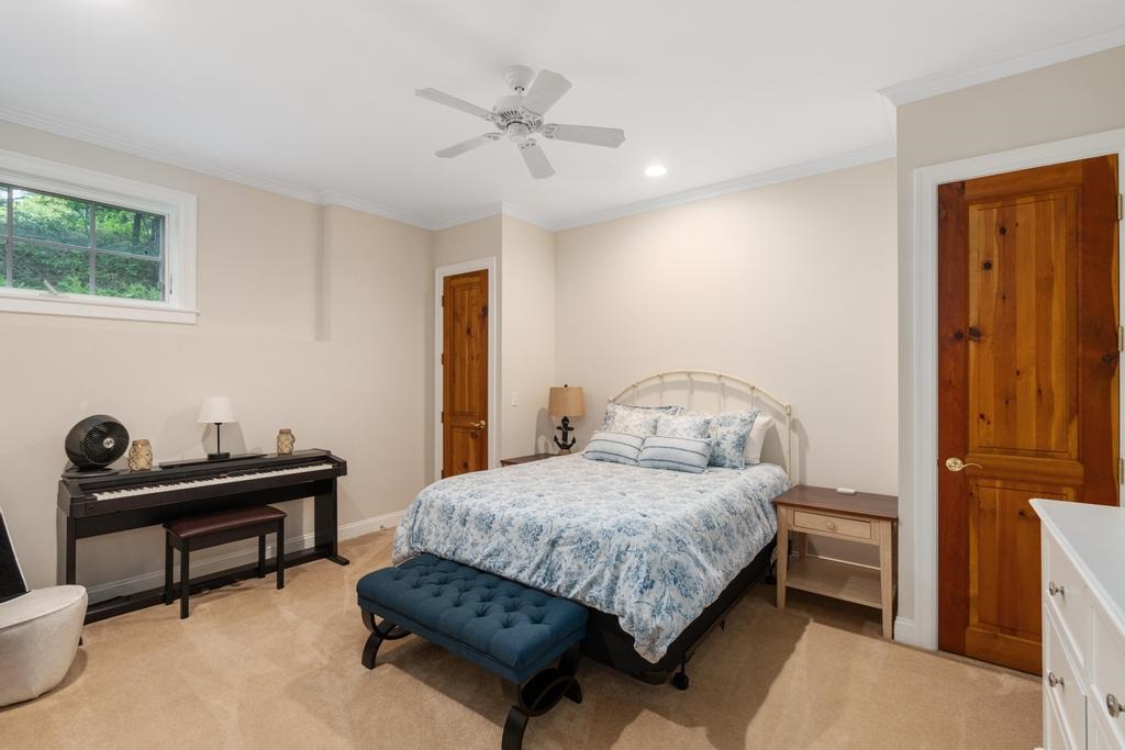 Charlevoix, Michigan 49720, United States, 4 Bedrooms Bedrooms, ,5 BathroomsBathrooms,Residential,Active,209911