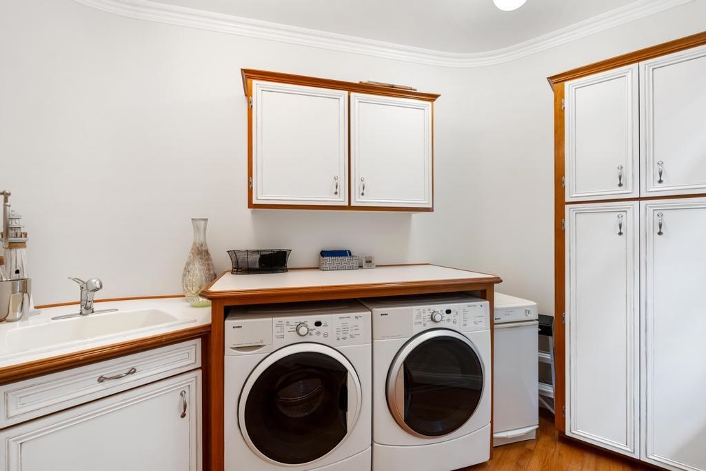 Charlevoix, Michigan 49720, United States, 4 Bedrooms Bedrooms, ,5 BathroomsBathrooms,Residential,Active,209911