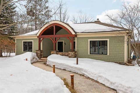 2588 Cottage Lane Harbor Springs MI 49740