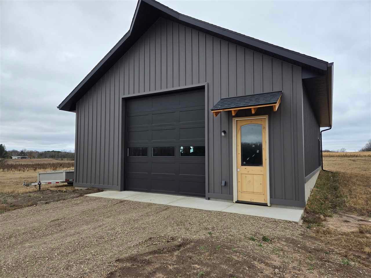 1960 Farm View Lane