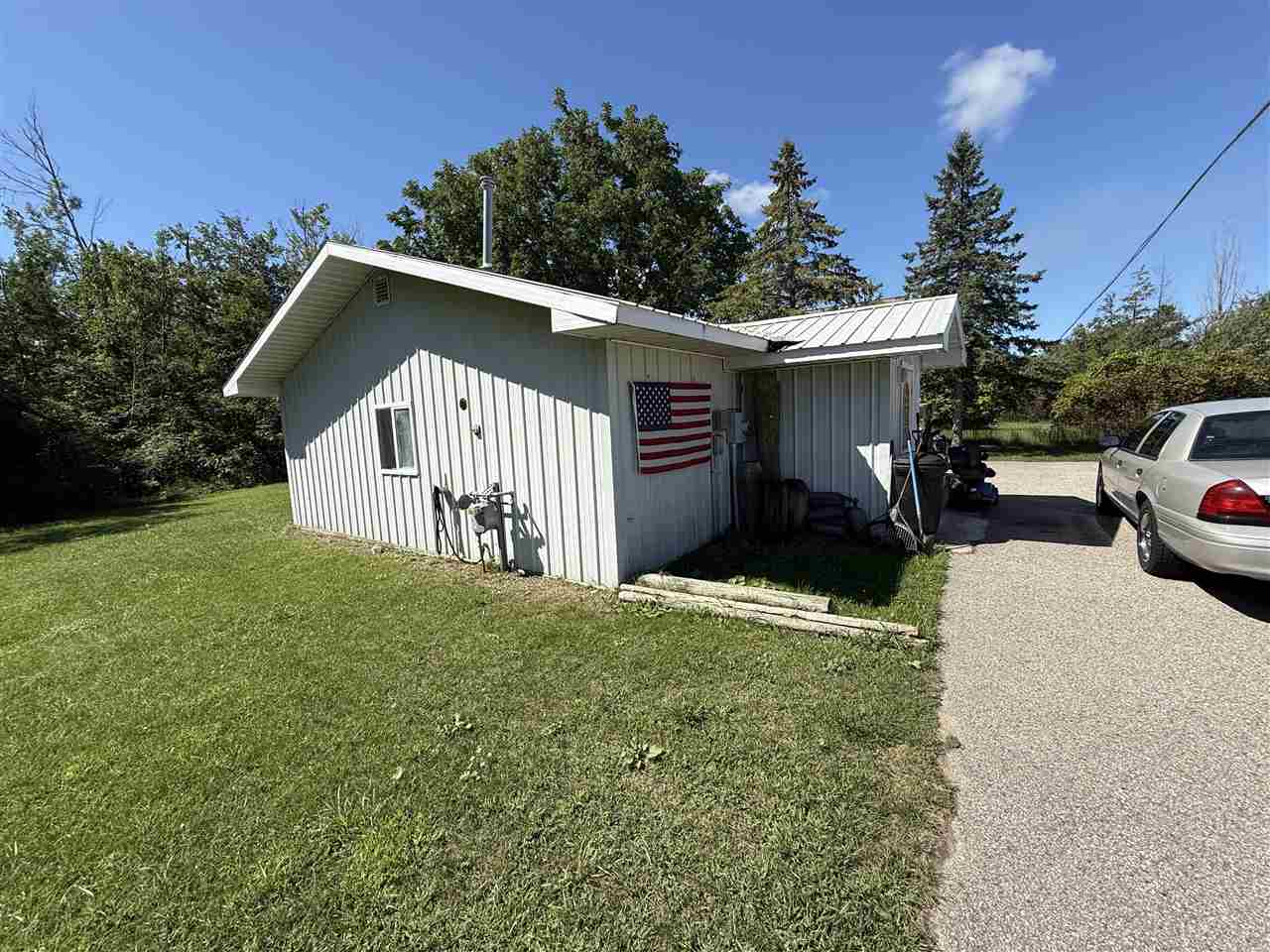 Charlevoix, Michigan 49720, United States, 2 Bedrooms Bedrooms, ,1 BathroomBathrooms,Residential,Active,197486