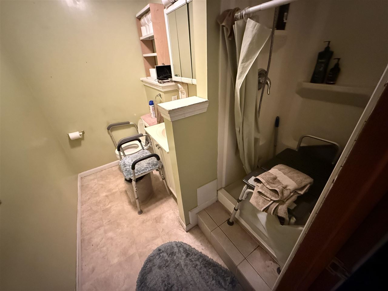 Charlevoix, Michigan 49720, United States, 2 Bedrooms Bedrooms, ,1 BathroomBathrooms,Residential,Active,197486