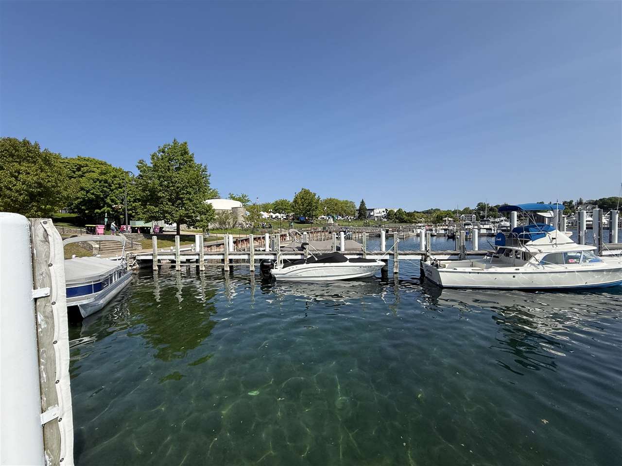 Charlevoix, Michigan 49720, United States, 1 Bedroom Bedrooms, ,1 BathroomBathrooms,Residential,Active,174323