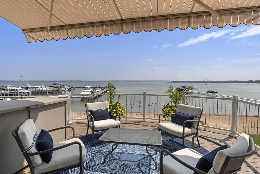 Charlevoix, Michigan 49720, United States, 3 Bedrooms Bedrooms, ,3 BathroomsBathrooms,Residential,Active,241131