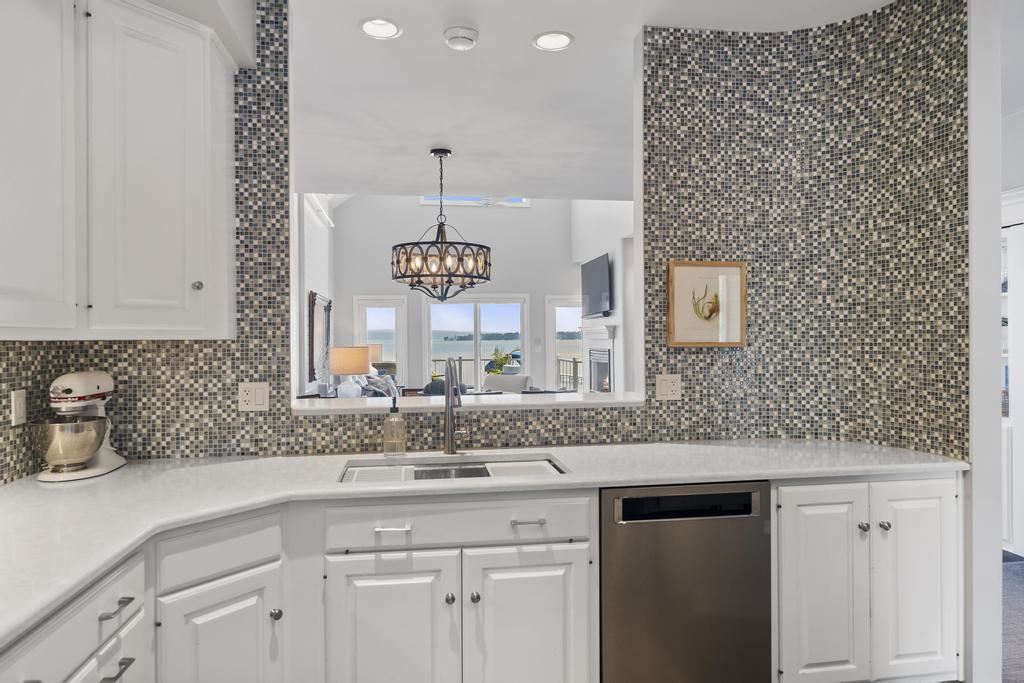 Charlevoix, Michigan 49720, United States, 3 Bedrooms Bedrooms, ,3 BathroomsBathrooms,Residential,Active,241131