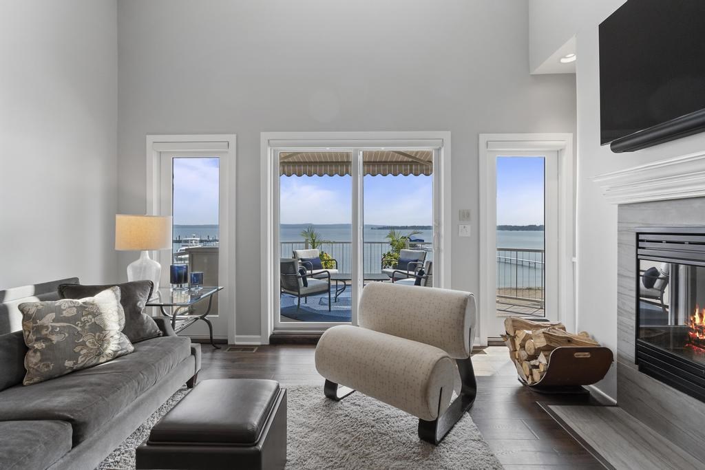 06020-27 Pine Lake Club Drive