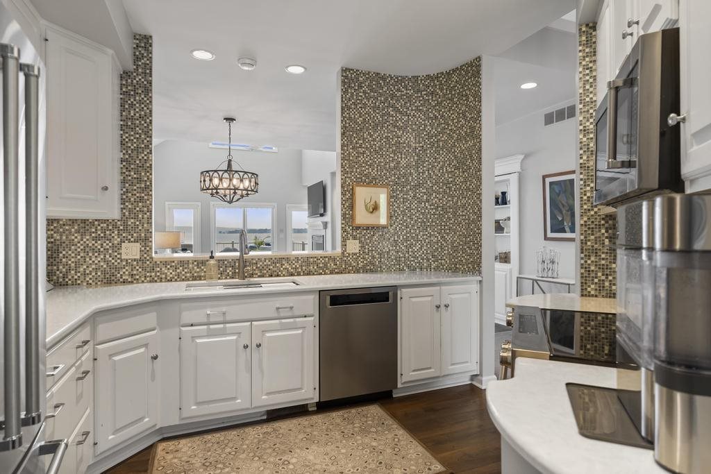 Charlevoix, Michigan 49720, United States, 3 Bedrooms Bedrooms, ,3 BathroomsBathrooms,Residential,Active,241131