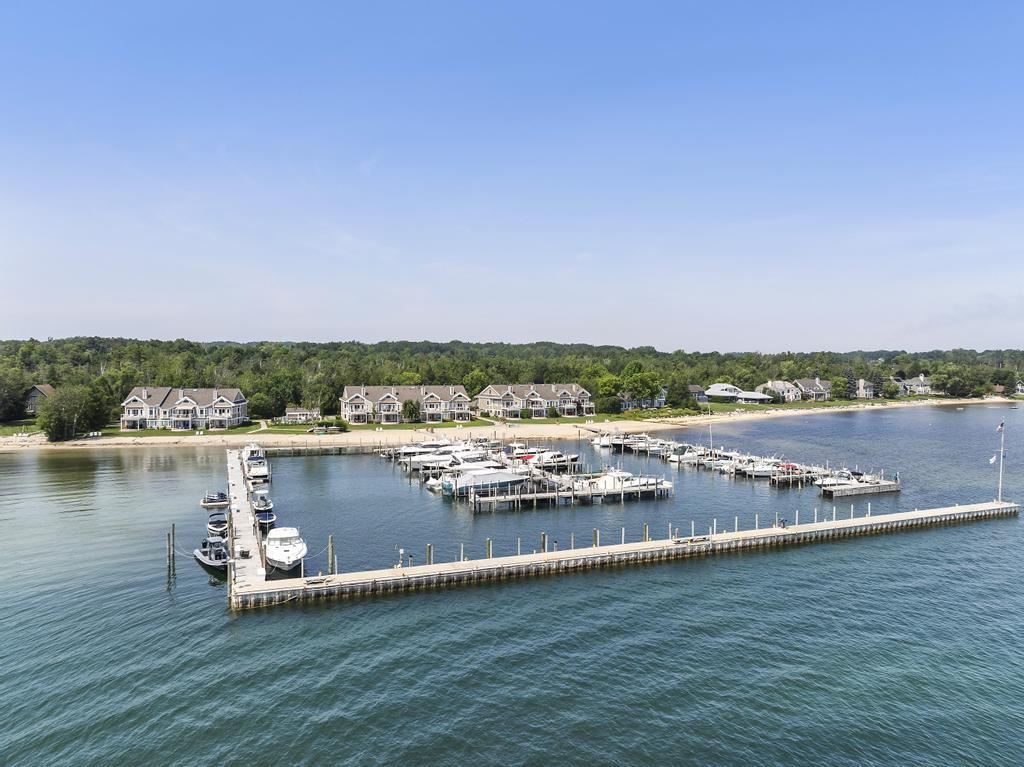 Charlevoix, Michigan 49720, United States, 3 Bedrooms Bedrooms, ,3 BathroomsBathrooms,Residential,Active,241131