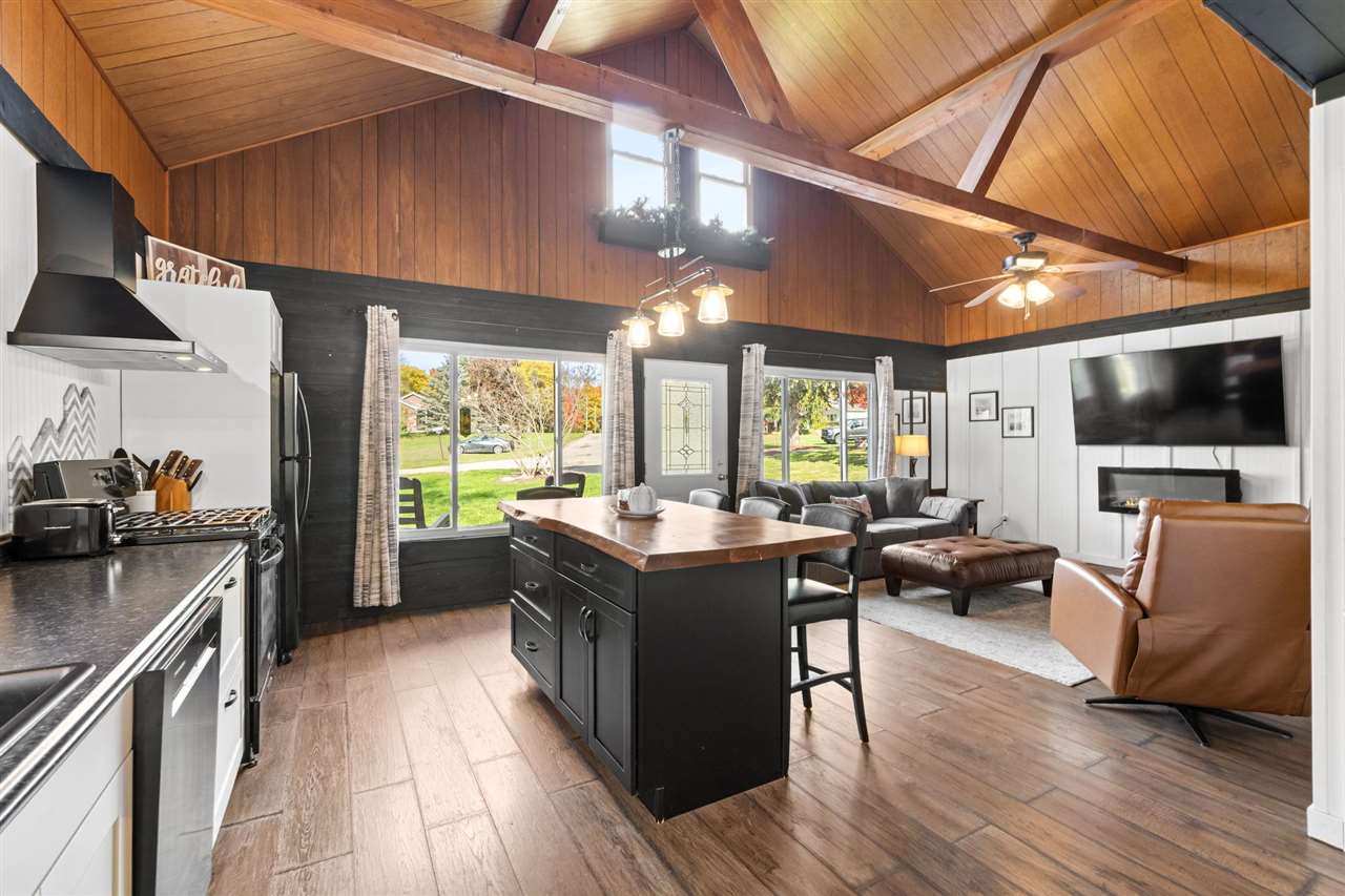 East Jordan, Michigan 49727, United States, 2 Bedrooms Bedrooms, ,1 BathroomBathrooms,Residential,Active,232049