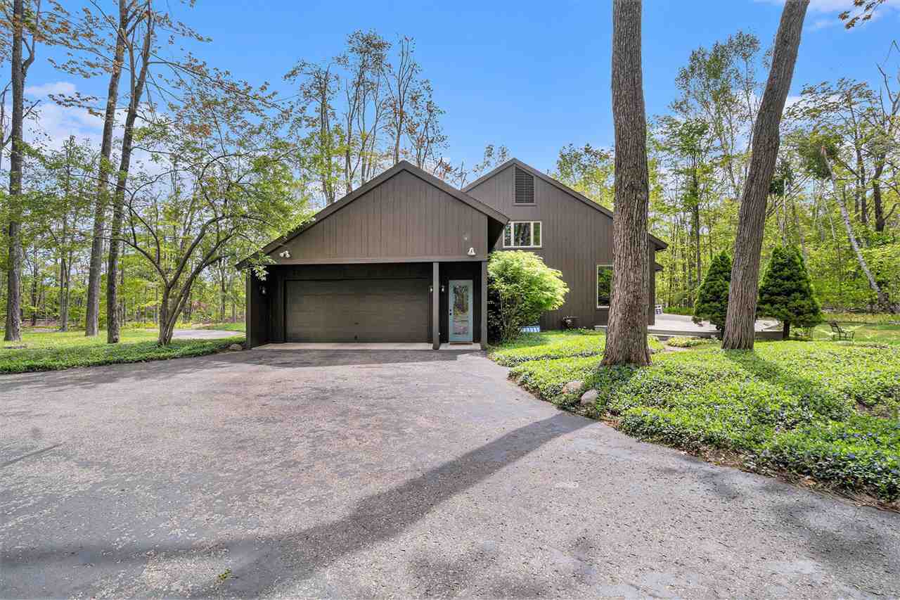 Harbor Springs, Michigan 49740, United States, 4 Bedrooms Bedrooms, ,3 BathroomsBathrooms,Residential,Active,136696