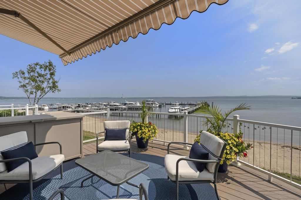 Charlevoix, Michigan 49720, United States, 3 Bedrooms Bedrooms, ,3 BathroomsBathrooms,Residential,Active,174676