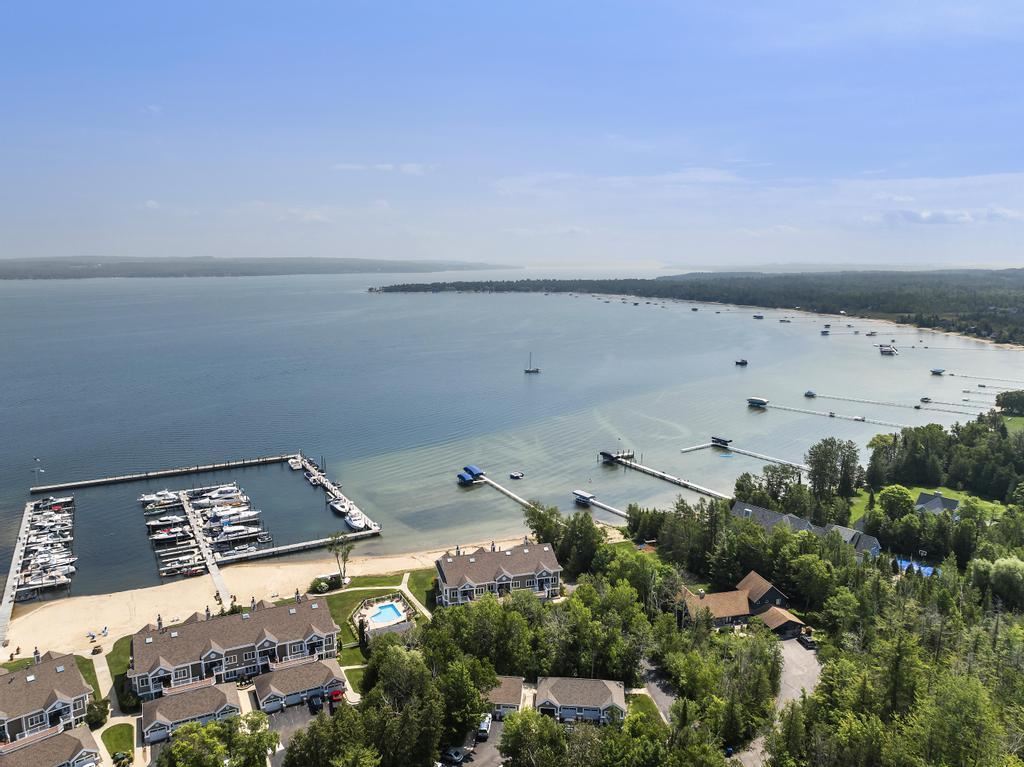 Charlevoix, Michigan 49720, United States, 3 Bedrooms Bedrooms, ,3 BathroomsBathrooms,Residential,Active,174676