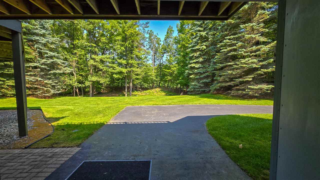 Charlevoix, Michigan 49720, United States, 4 Bedrooms Bedrooms, ,4 BathroomsBathrooms,Residential,Active,164302