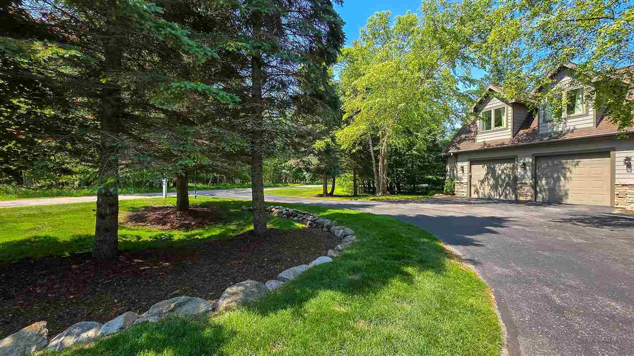 Charlevoix, Michigan 49720, United States, 4 Bedrooms Bedrooms, ,4 BathroomsBathrooms,Residential,Active,164302
